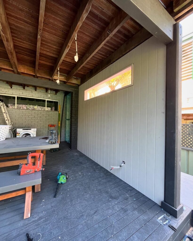 Enclosed deck room with lined walls